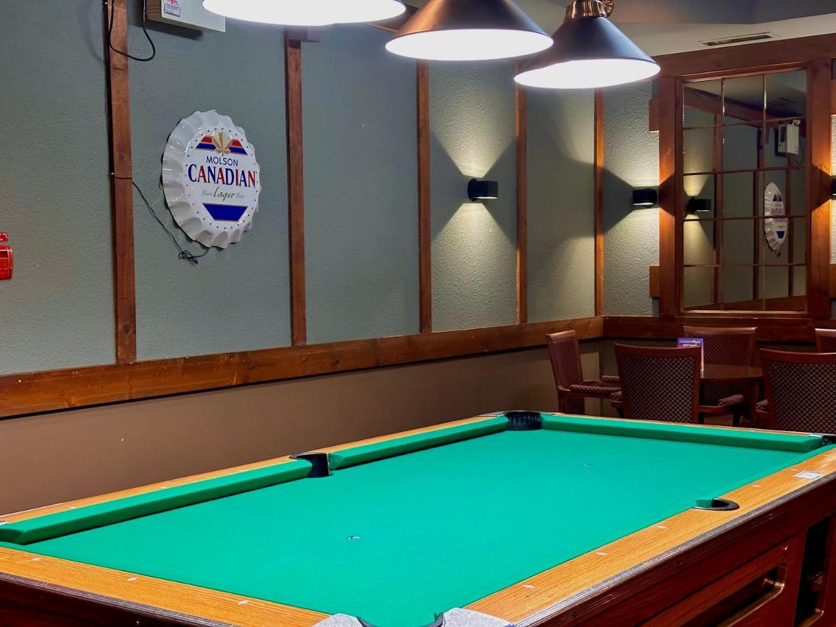 Lacombe Motor Inn Экстерьер фото