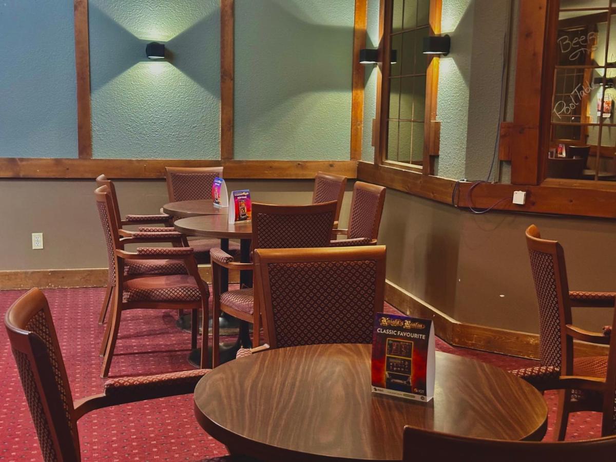 Lacombe Motor Inn Экстерьер фото