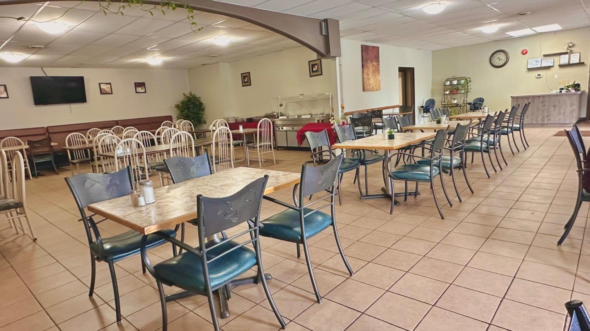 Lacombe Motor Inn Экстерьер фото