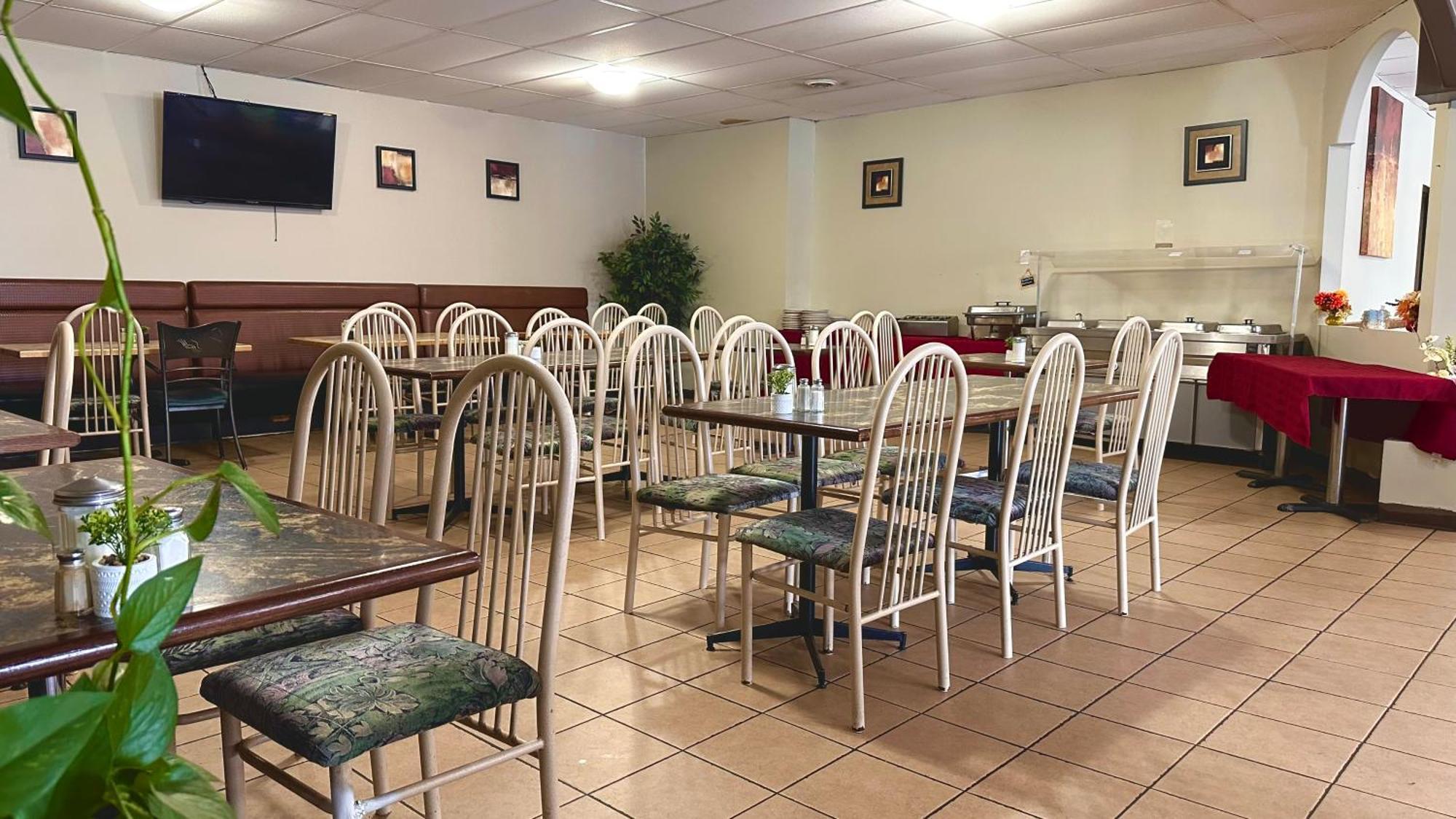 Lacombe Motor Inn Экстерьер фото