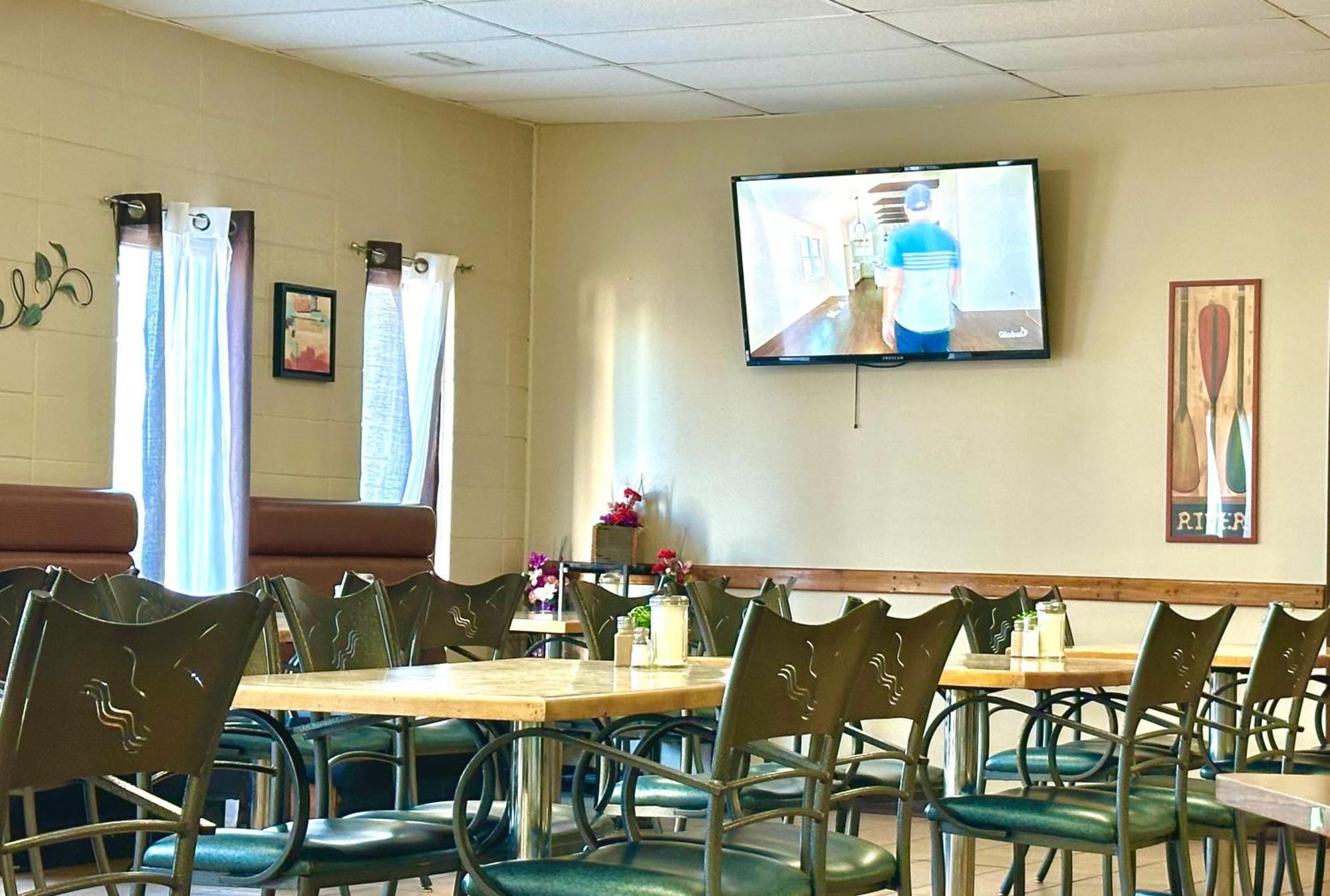 Lacombe Motor Inn Экстерьер фото