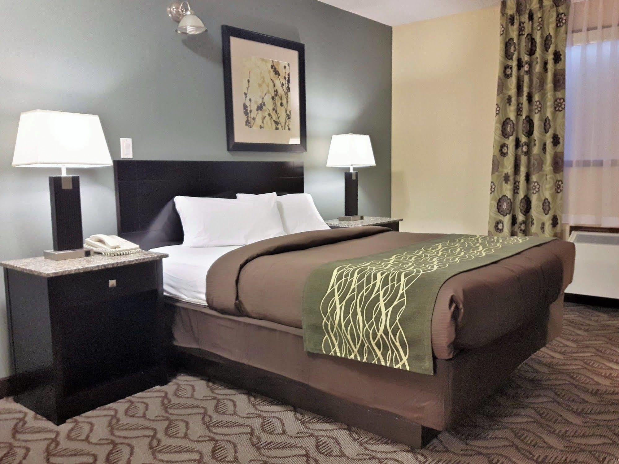 Lacombe Motor Inn Экстерьер фото